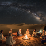 Panorama notturno del deserto del Sahara con le stelle