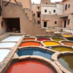 Curtidurías tradicionales de Fez con sus característicos pozos de tinte, visita obligada al viajar a Marruecos