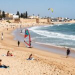 Relax sulla spiaggia di Essaouira durante un tour marocco di 12 giorni