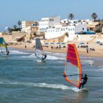 Spiaggia di Essaouira in estate durante un tour Marocco 12 giorni