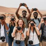 Viaggiatori felici durante il tour tangeri marrakech 8 giorni