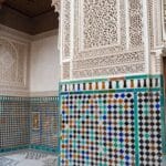 Dove Alloggiare a Marrakech 5 Dettaglio degli intricati mosaici e decorazioni nel Palazzo Bahia, guida marrakech